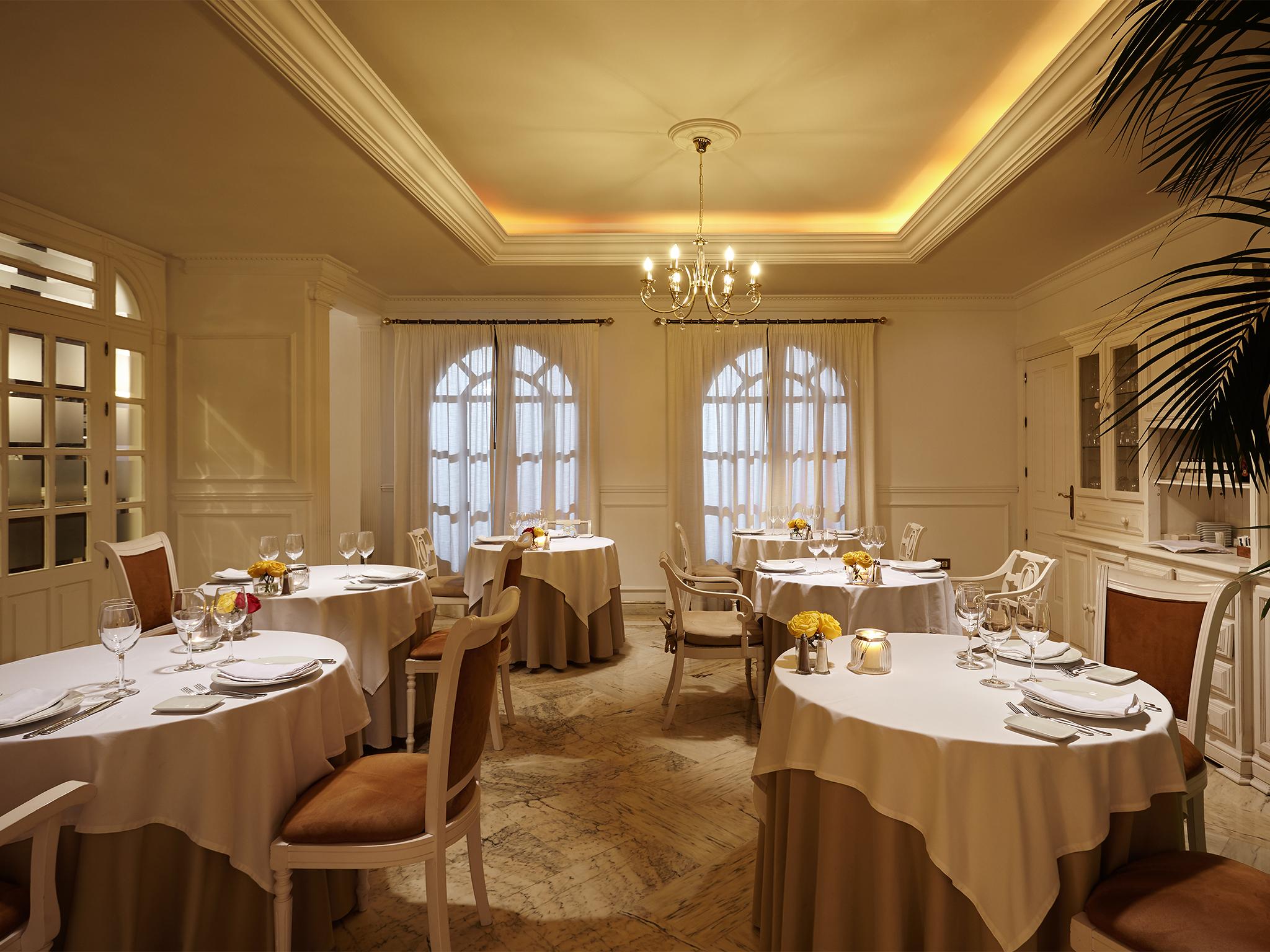 Hotel The Touch Puerto Banus มาร์เบยา ภายนอก รูปภาพ